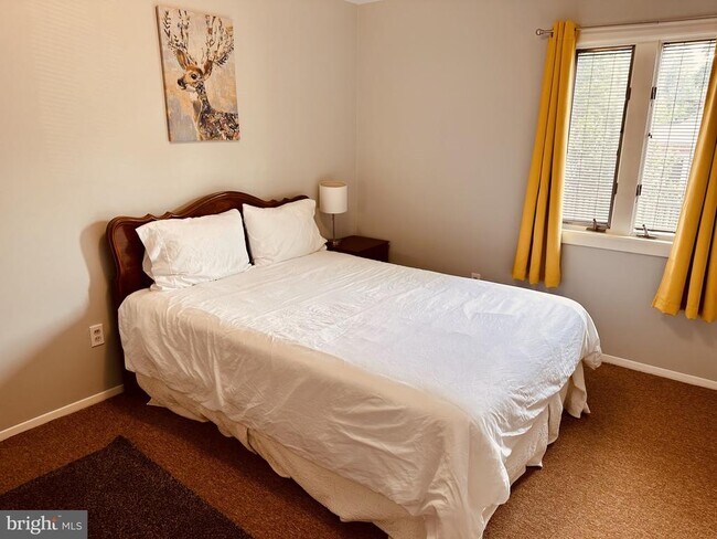 Building Photo - 1813 Olmstead Dr