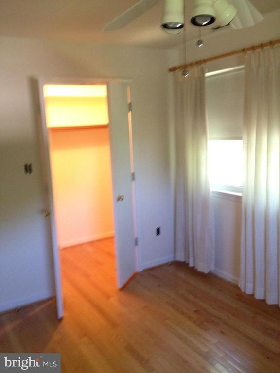 Building Photo - 7017 Murray Ln