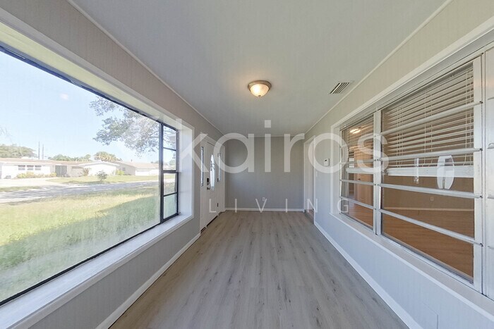 Building Photo - 1635 Jamaica St