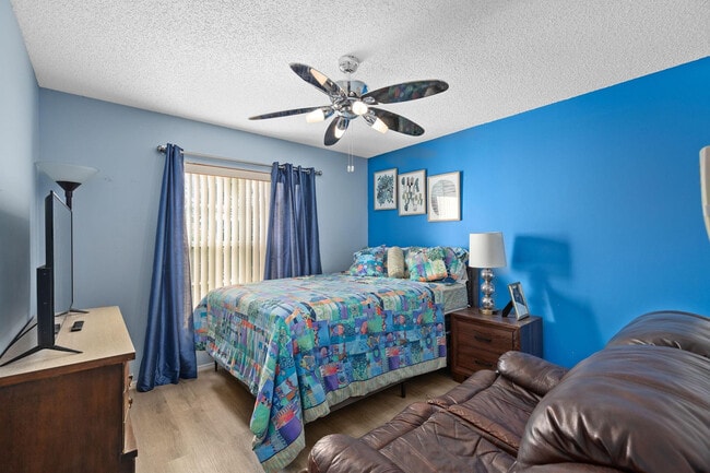 Building Photo - 782 Olympic Cir