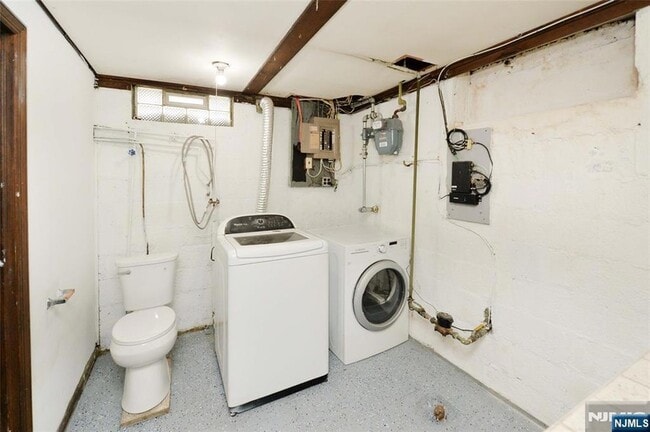 Building Photo - 3-11 Lyons Avenue Unit 1X