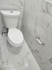 Building Photo - 426 Leslie St