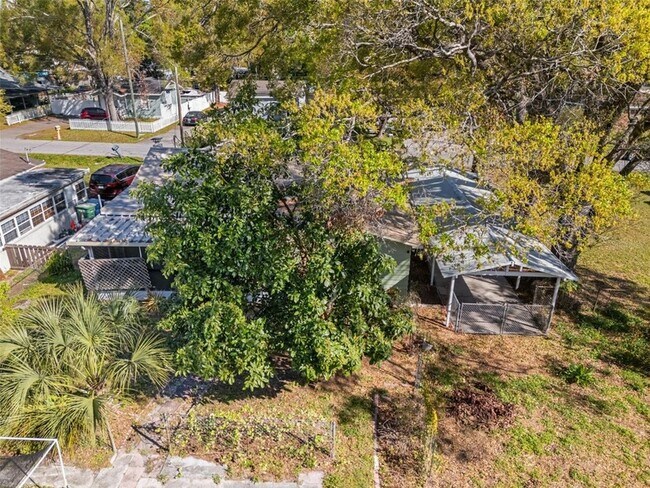 Building Photo - 1908 W Fern St