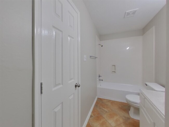 Building Photo - 18451 Sunrise Pines Dr
