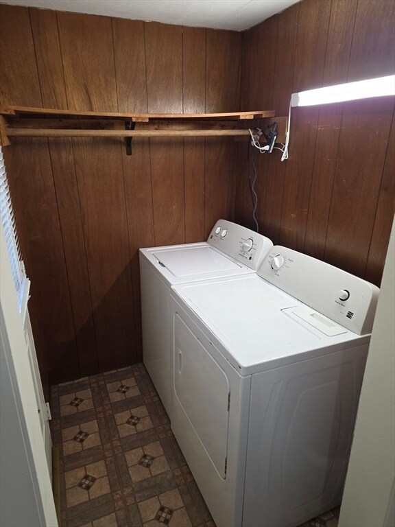 Building Photo - 77 Albertina St