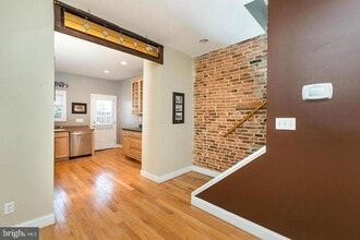 Building Photo - 1444 S Charles St