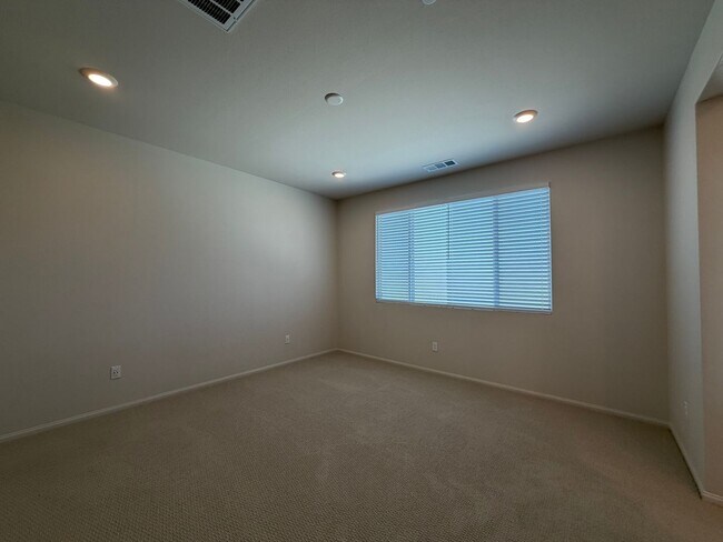Building Photo - Beautiful 3 Bedroom Condo in West Covina