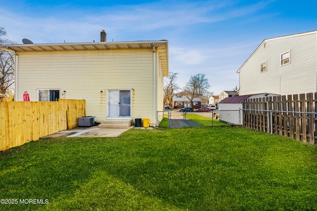 Building Photo - 144 New Cedar Ln