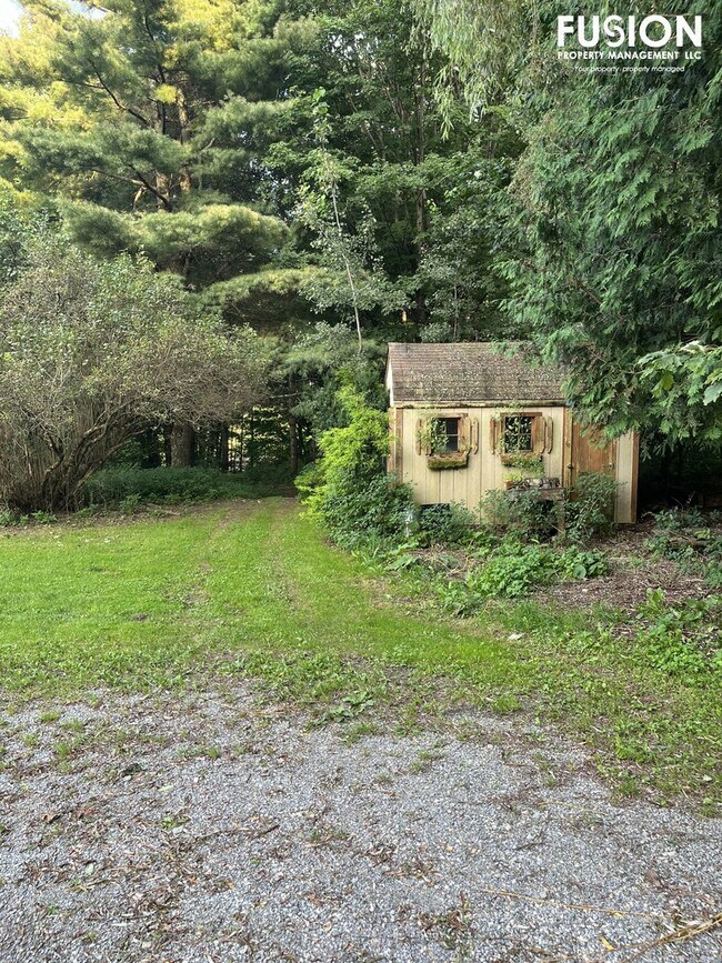 Building Photo - 2331 Oak Hill Rd
