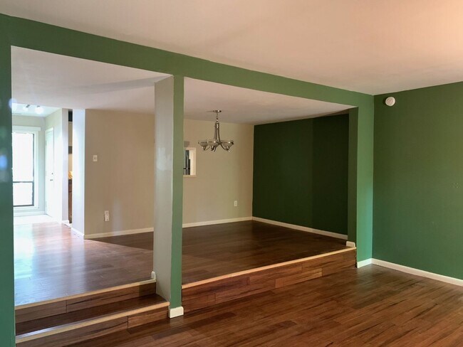 Building Photo - 11729 S Briar Patch Dr
