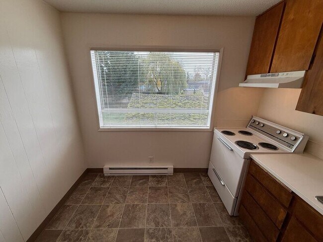 Building Photo - 550 SW Levens St