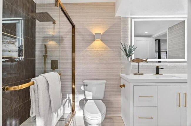 Building Photo - 286 Hackamore Common