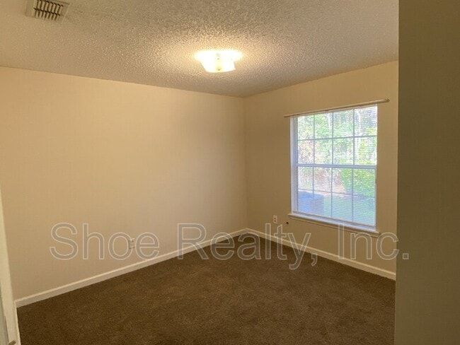 Building Photo - 7751 Fawn Lake Dr S