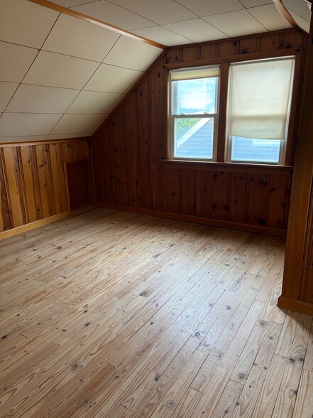 Building Photo - 1348 Beaconfield Rd