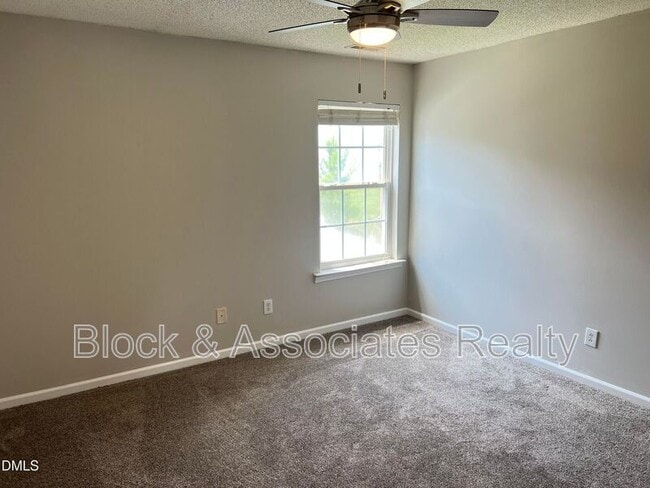 Building Photo - 5013 Marathon Ln