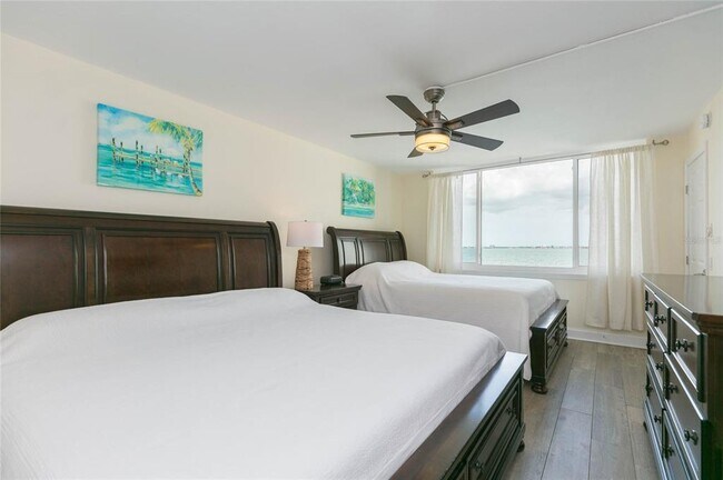 Building Photo - 5729 Del Sol Blvd