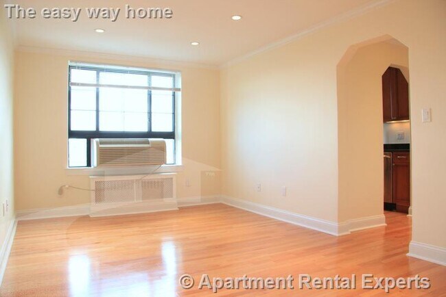 Building Photo - 60 Brattle St