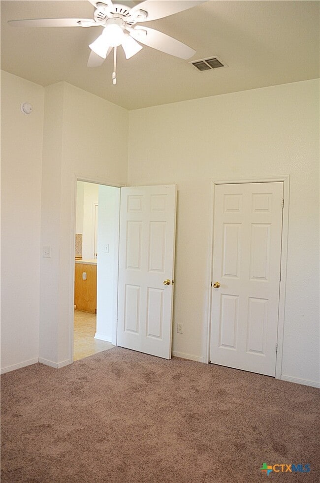 Building Photo - 5802 Venetian Ct