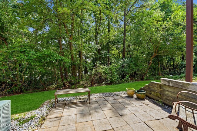 Building Photo - 802 Alpine Trail