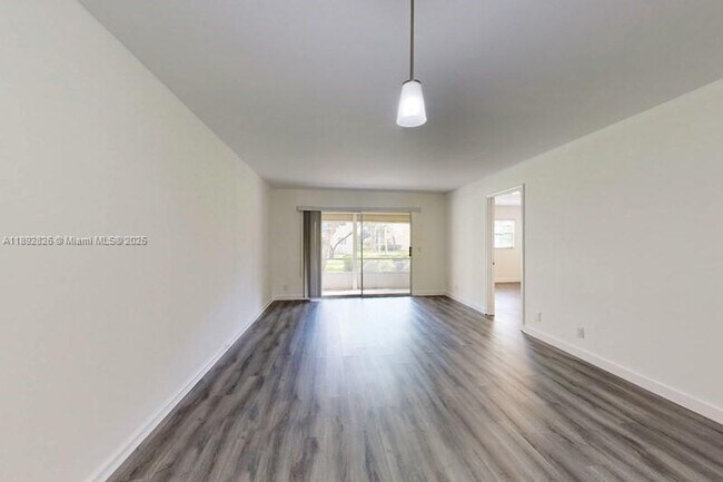Building Photo - 1251 SW 125th Ave