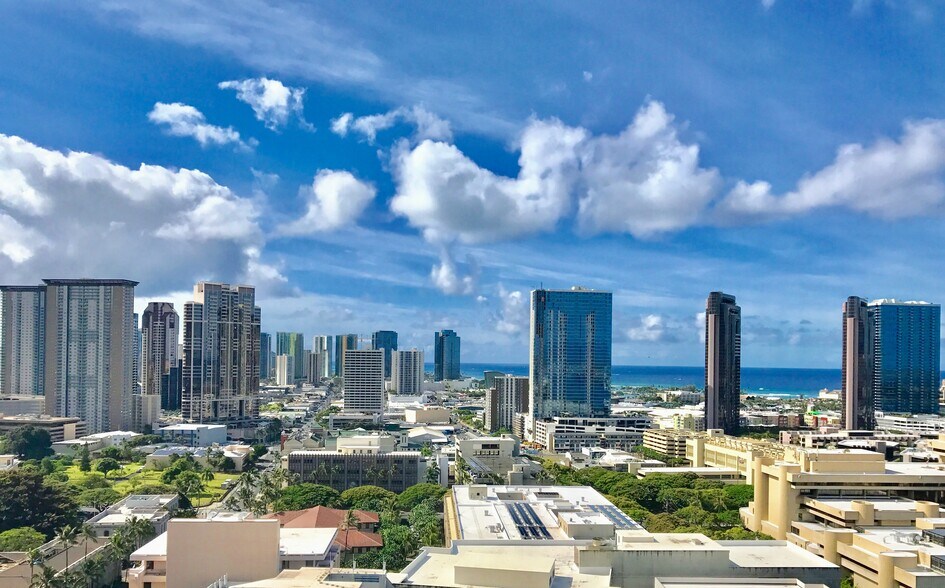 Balcony View of Ocean and Downtown - 225 Queen St