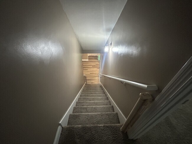 Building Photo - 513 Burgess CT