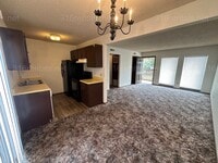 Building Photo - $750 - 2 bed 1 bath - Second floor Apartment