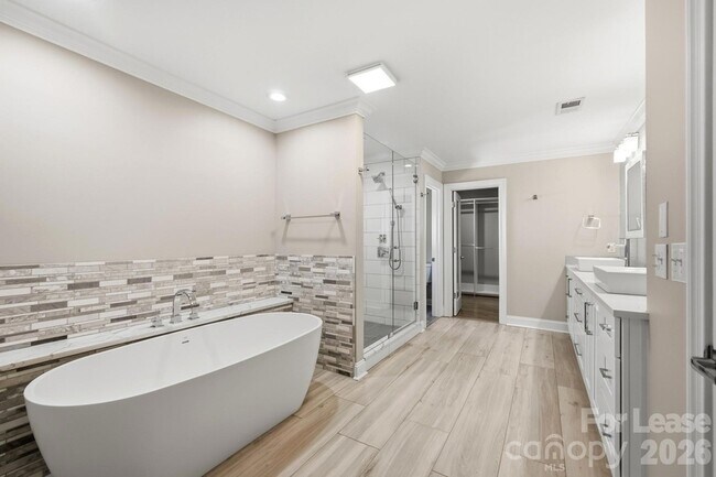 Building Photo - 520 Iverson Way