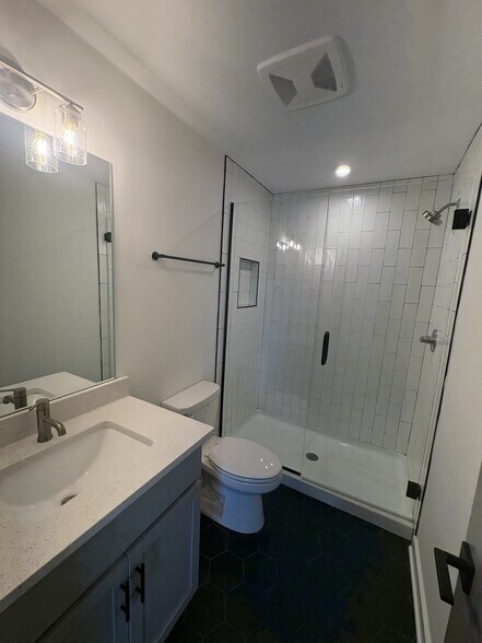 Building Photo - 628 Wallace Ct