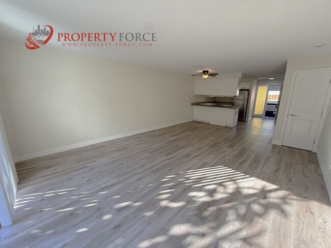 Building Photo - 946 Tamarack Ln