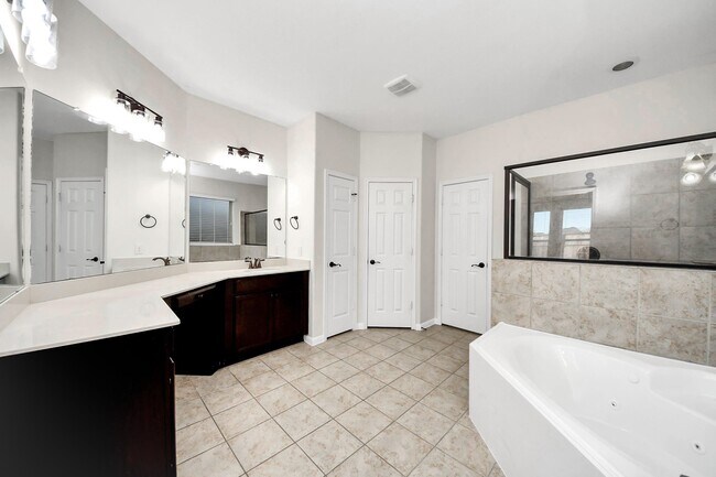 Building Photo - 4919 Blackwater Ln