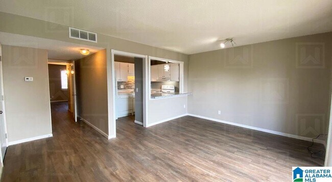 Building Photo - 1327 31st St S