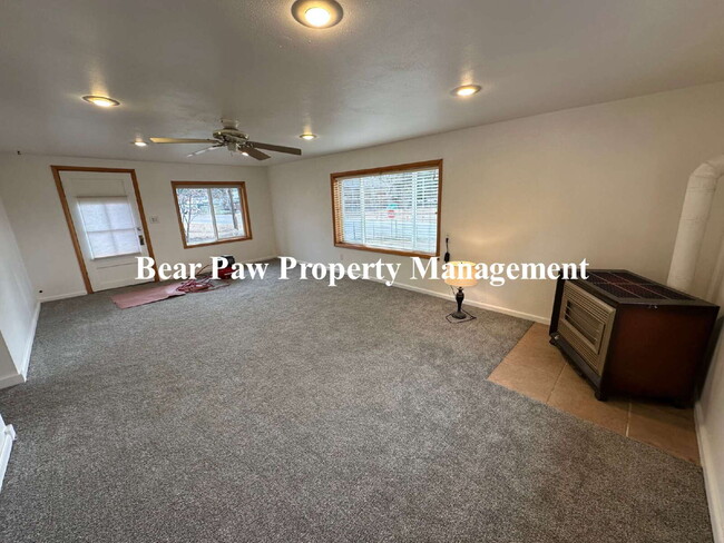 Building Photo - "Charming cabin in Evergreen"