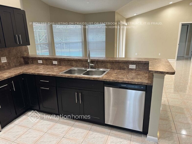 Building Photo - 13646 Brightstone St