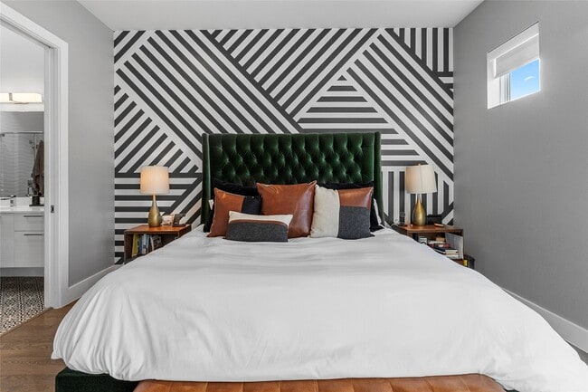 Building Photo - 2104 Dennis St