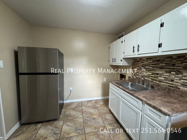 Building Photo - 6559 Athey Ct