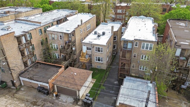 Building Photo - 7716 S Kingston Ave