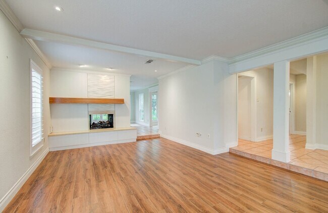 Building Photo - 16209 Wall St