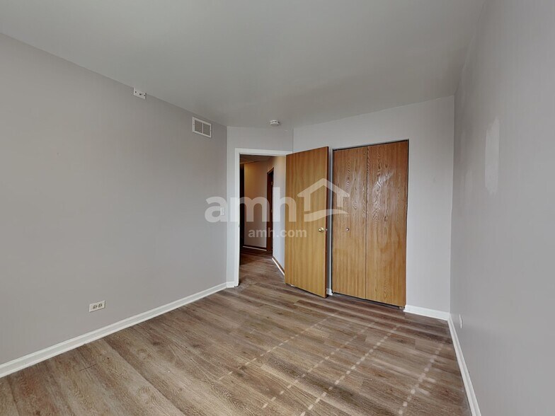 Building Photo - 2467 N Sterling Ct