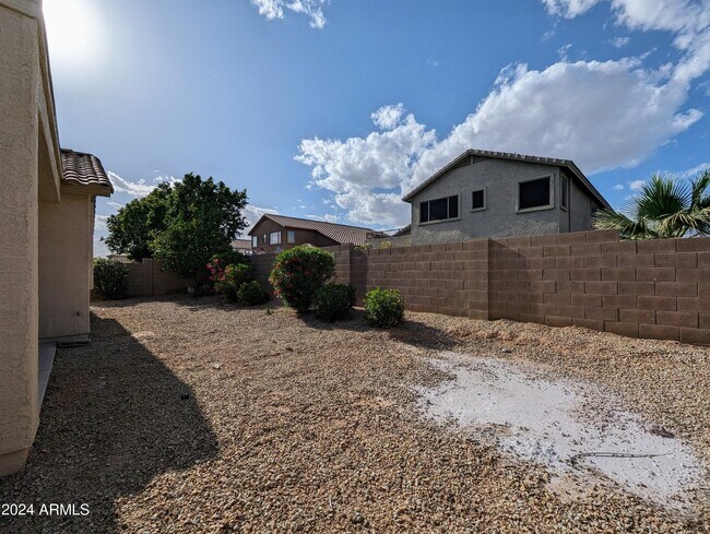 Building Photo - 15432 W Tasha Cir
