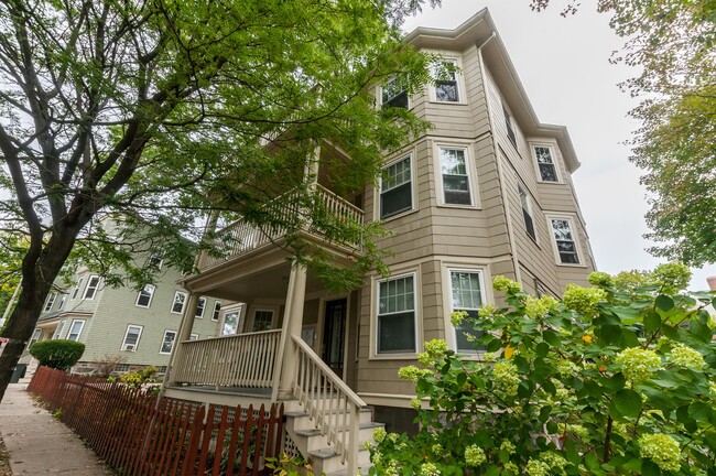 Building Photo - 28 Brookside Ave