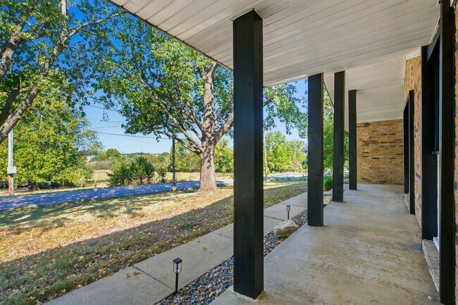 Building Photo - 117 Ridgeview Dr