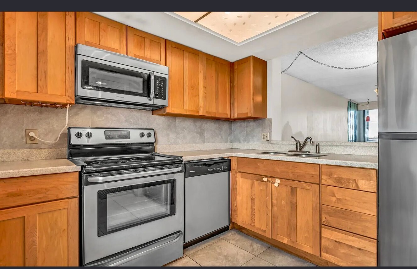 Building Photo - 2618 Cove Cay Dr
