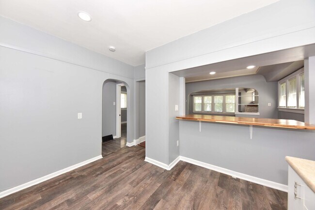 Building Photo - 4831 N 70th St