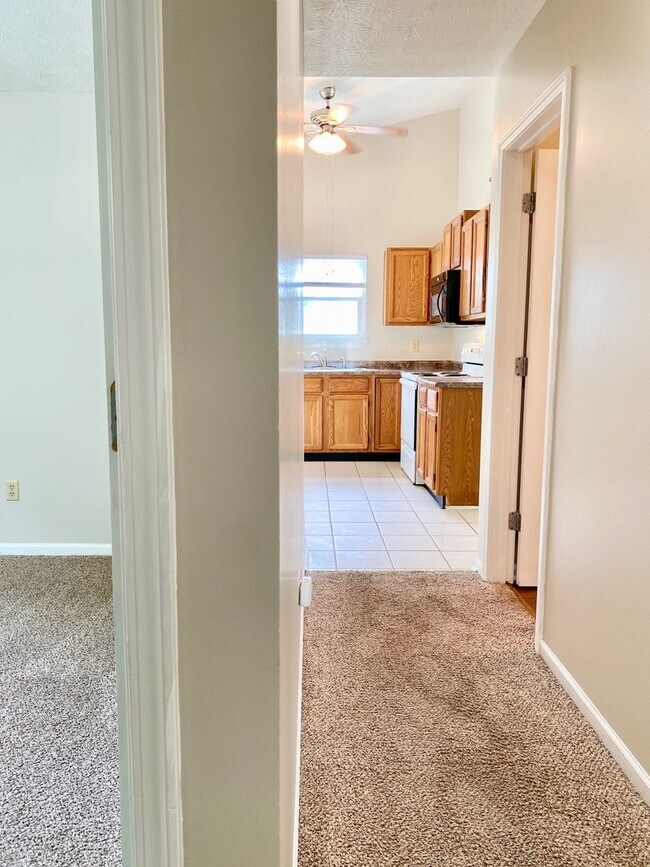 Building Photo - COMING SOON!! Great 3 Bedroom 2 Bathroom R...
