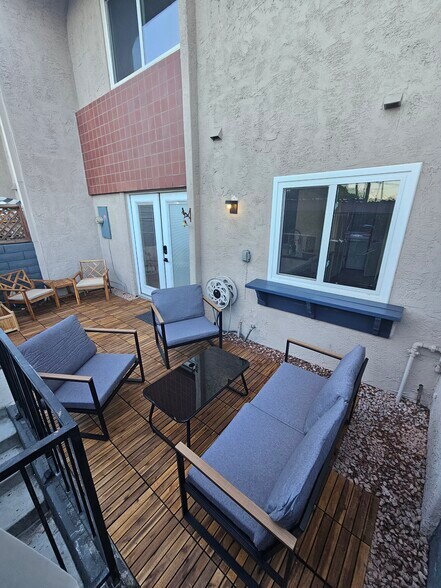 Building Photo - 266 E Via Escuela