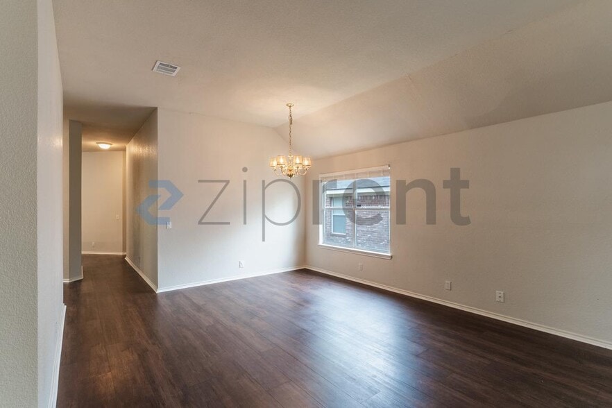 Building Photo - Unit