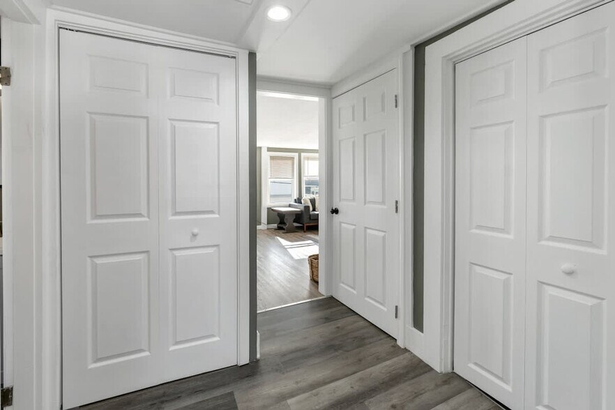 Building Photo - 9 Cole St