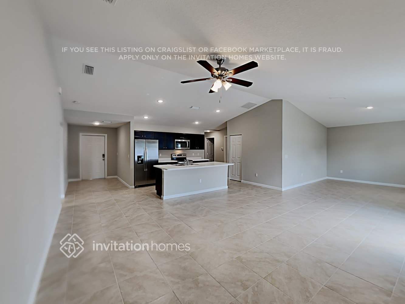 Building Photo - 177 SW Thornhill Dr