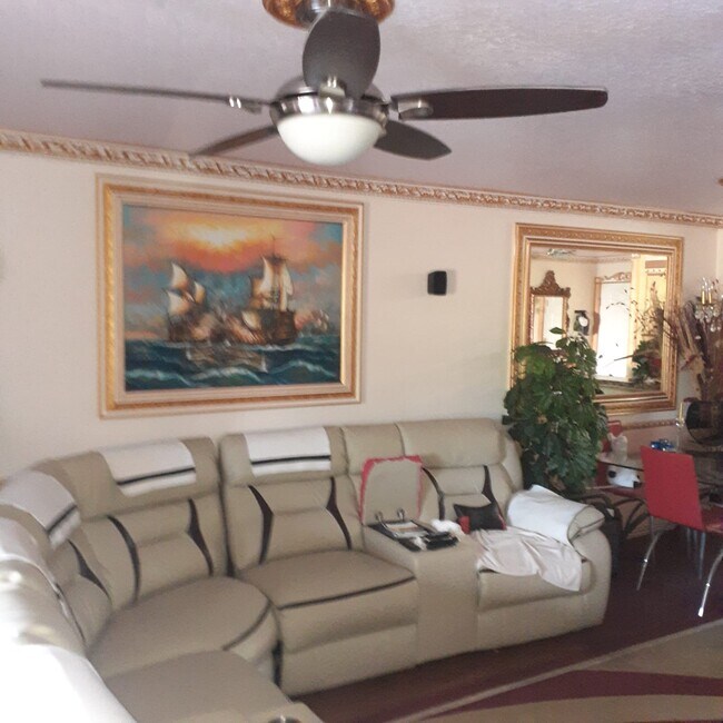Building Photo - 14013 Fairway Island Dr